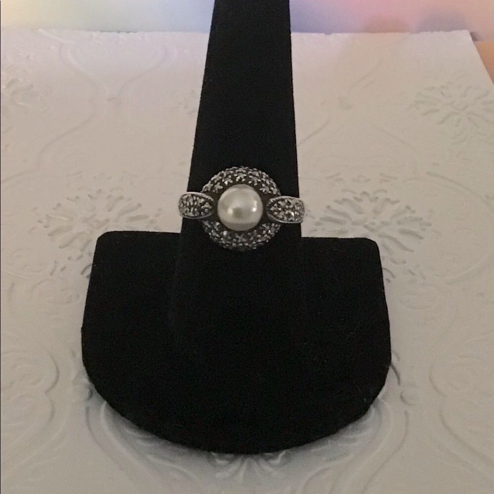 Vintage‎ Sterling Silver Pearl and Marcasite Ring